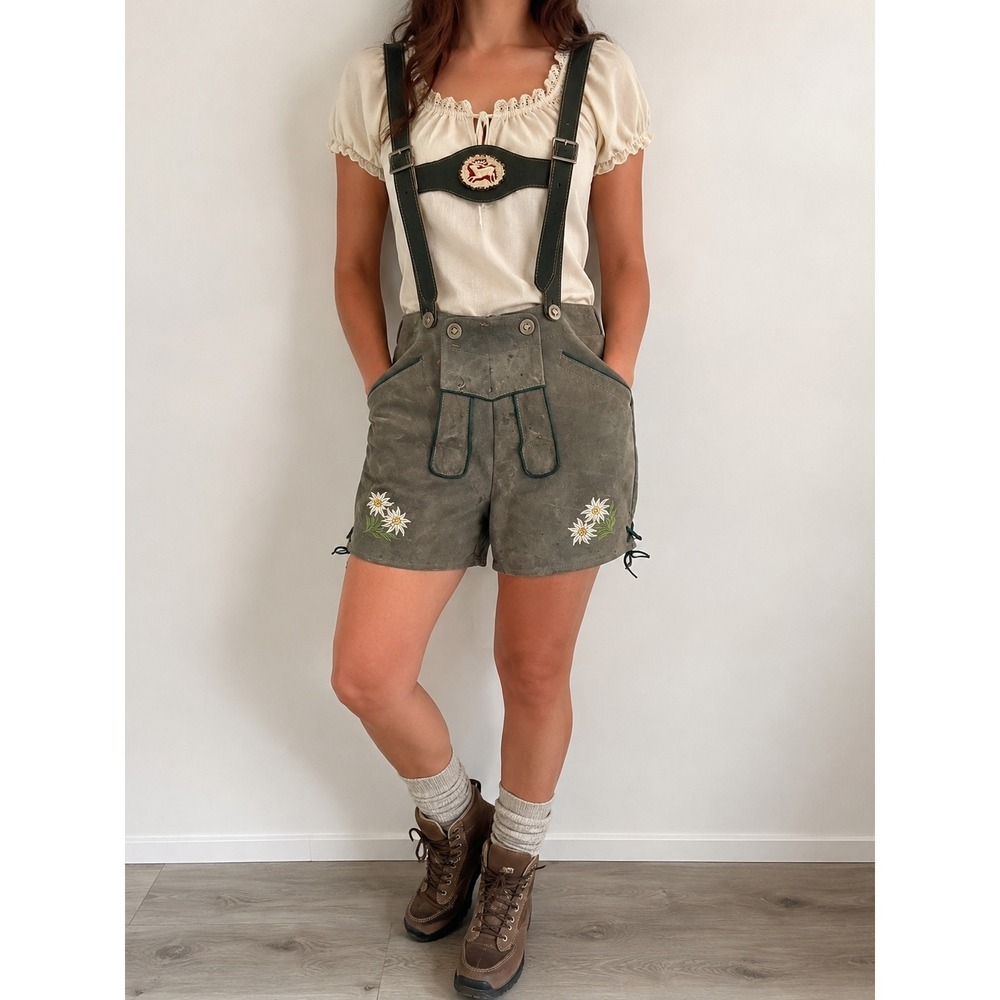 Vintage Womens Lederhosen Shorts Small Gray Suede Leather Oktoberfest Bavarian